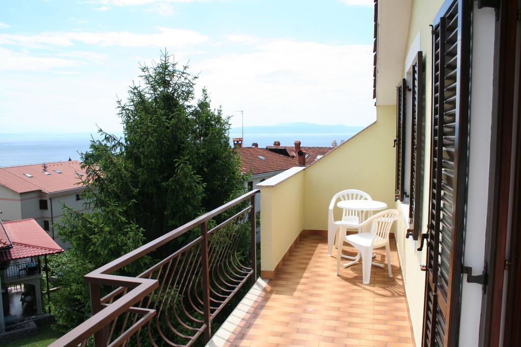 Apartments Petricic With Swimming Pool Icici Exterior photo